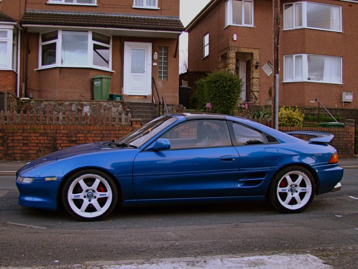 MR2 Owners Club New centre caps faded and refurbed